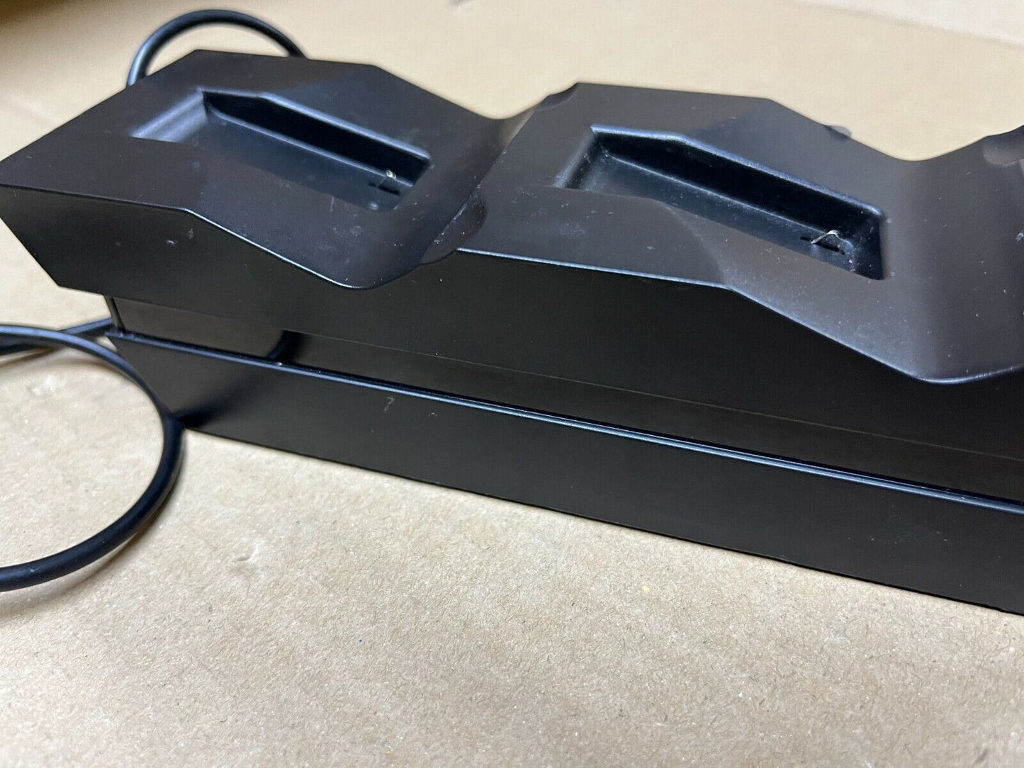 Venom Twin Docking Station for PS4 Led light indicators Controllers 634/5099