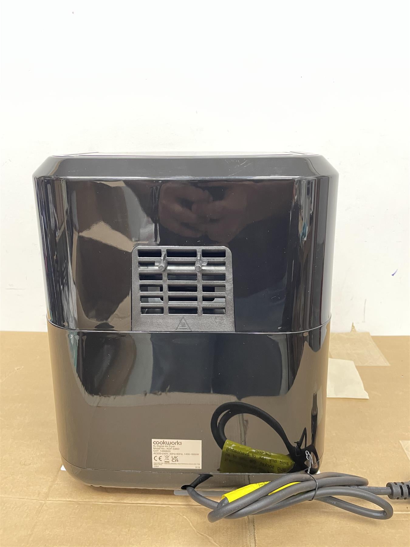Cookworks 5L Air Fryer With 10 cooking programmes 1600 watts96D 5L Air Fryer-black