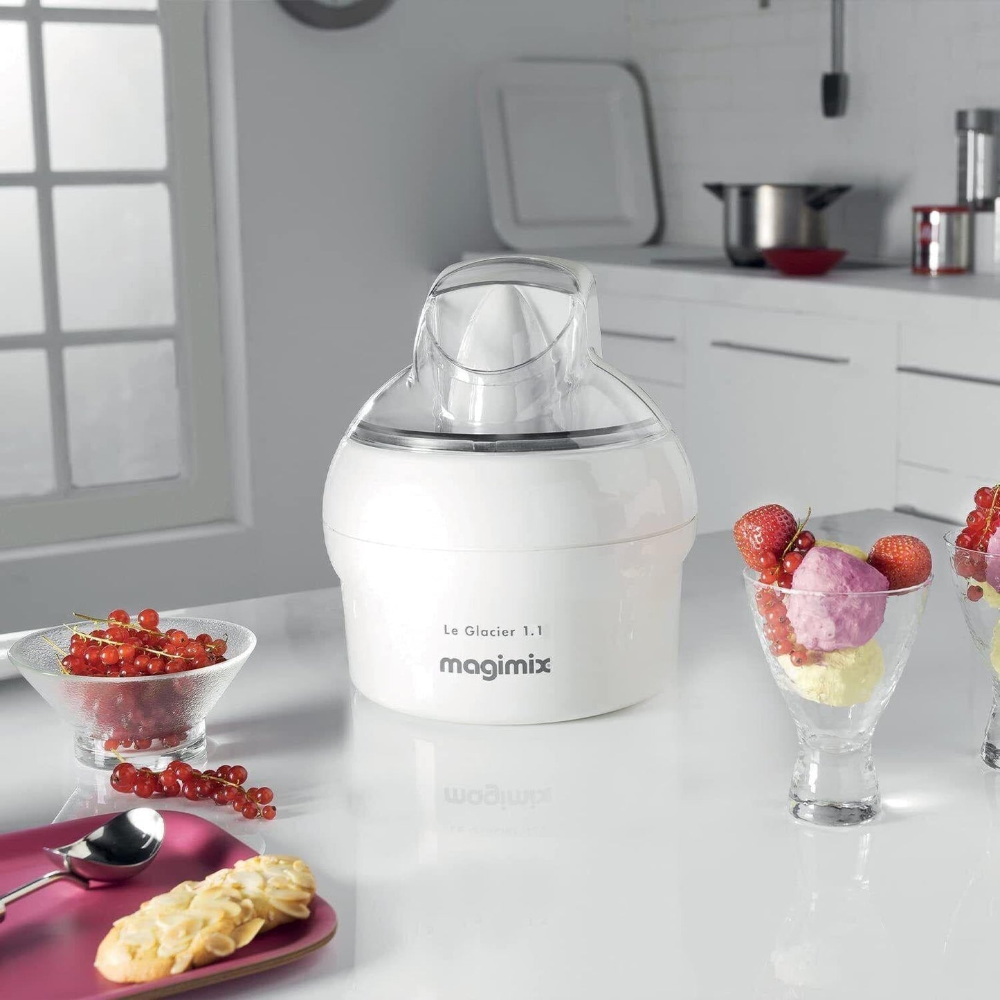 Magimix Le Glacier | Makes Ice Cream, Sorbet, Frozen Yoghurt in 30 mins | 1.1L | White, 11047