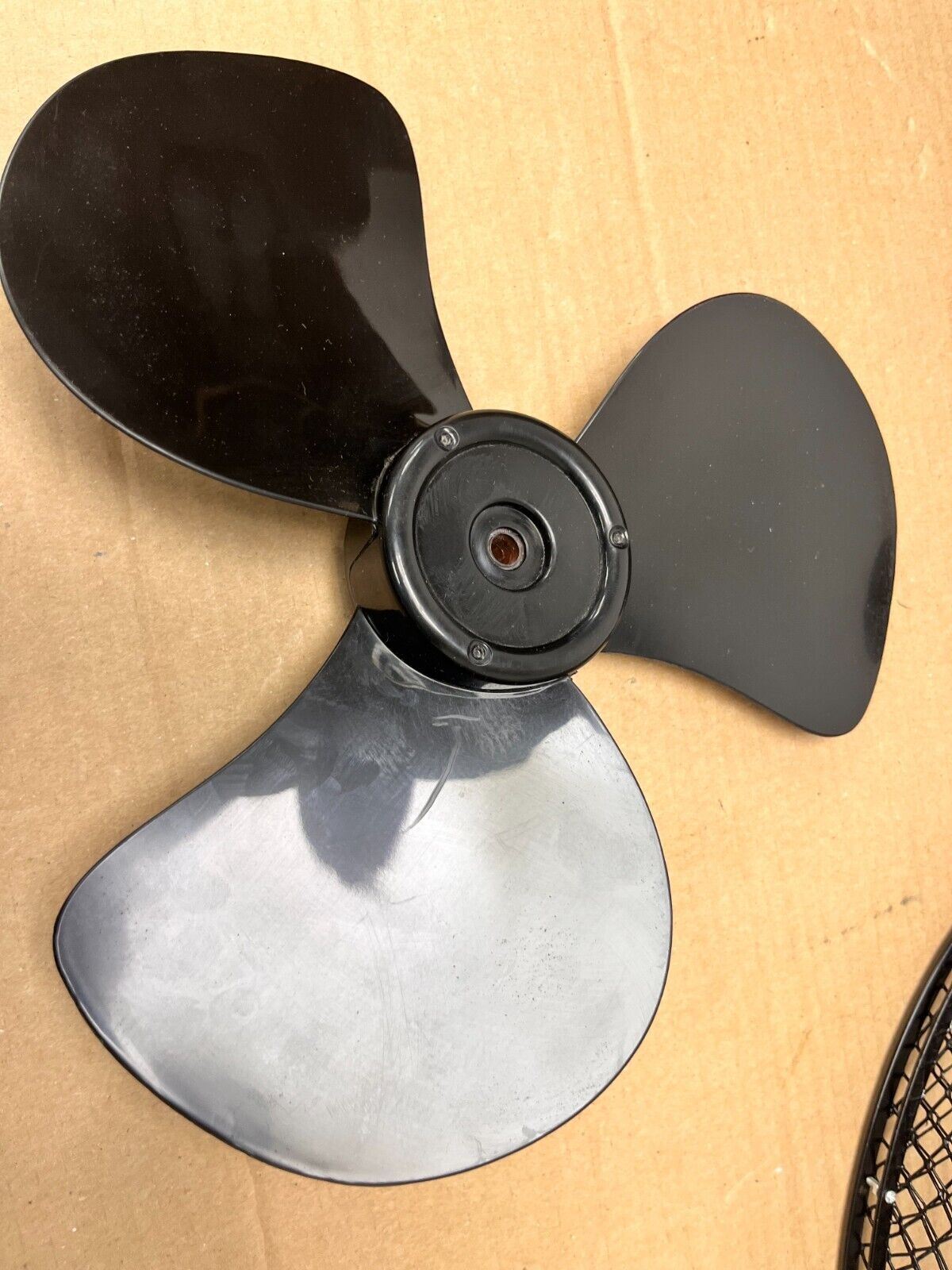 Challenge 12 Inch Oscillating Desk Fan - Black OSC desk fan 3 blades fan