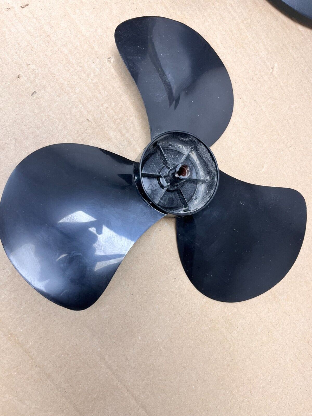 Challenge 12 Inch Oscillating Desk Fan - Black OSC desk fan 3 blades fan