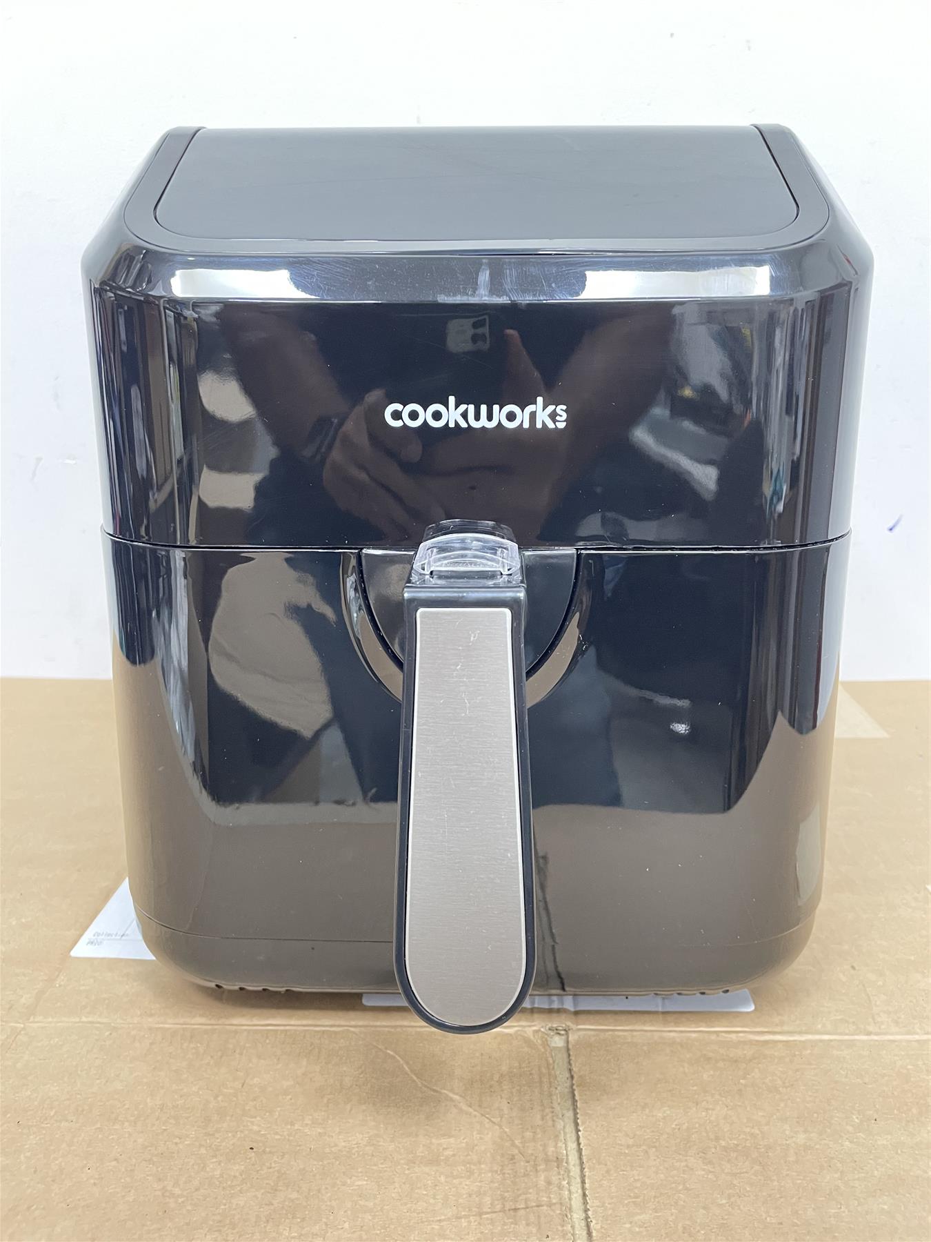 Cookworks 5L Air Fryer With 10 cooking programmes 1600 watts96D 5L Air Fryer-black