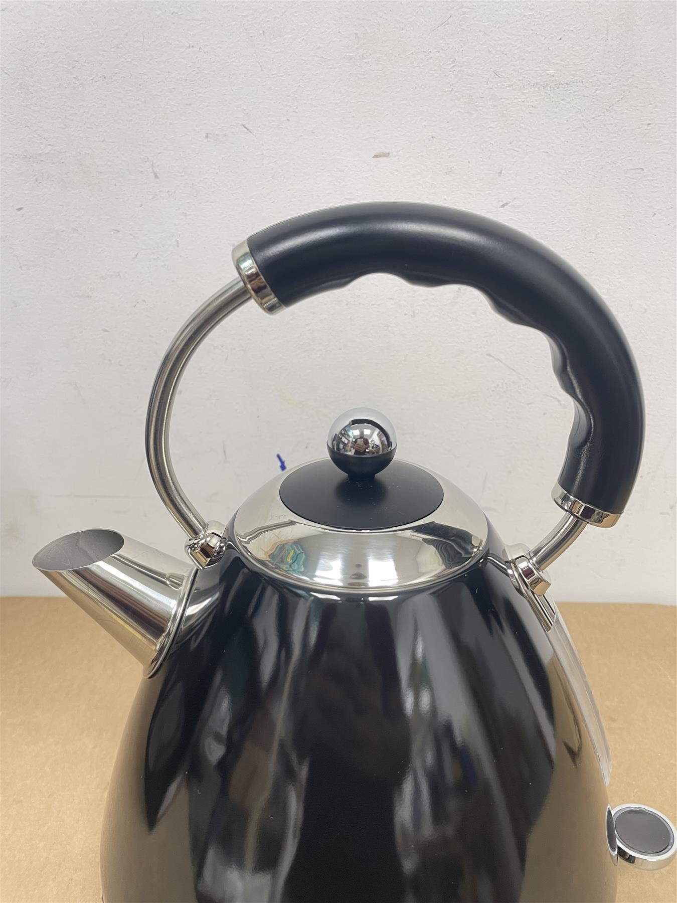 Cookworks Pyramid Kettle Automatically Switching Off - Black 1.7 Litre
