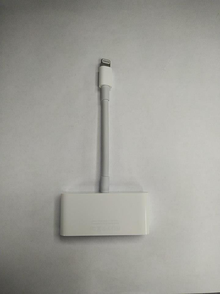 Apple Lightning to VGA Adapter Mirroring device screen VGA-equipped TV projector