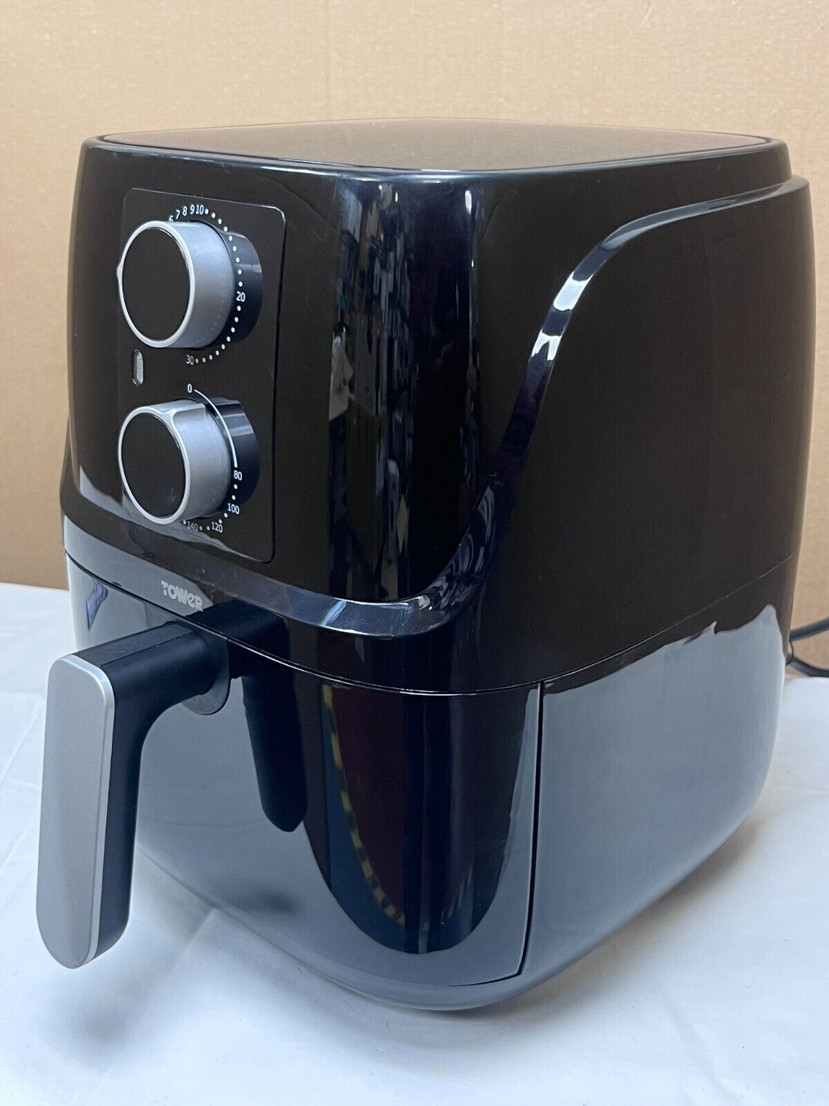 "Healthy and Delicious Cooking with Tower Air Fryer 3L,Oil-Free, non stick fryer